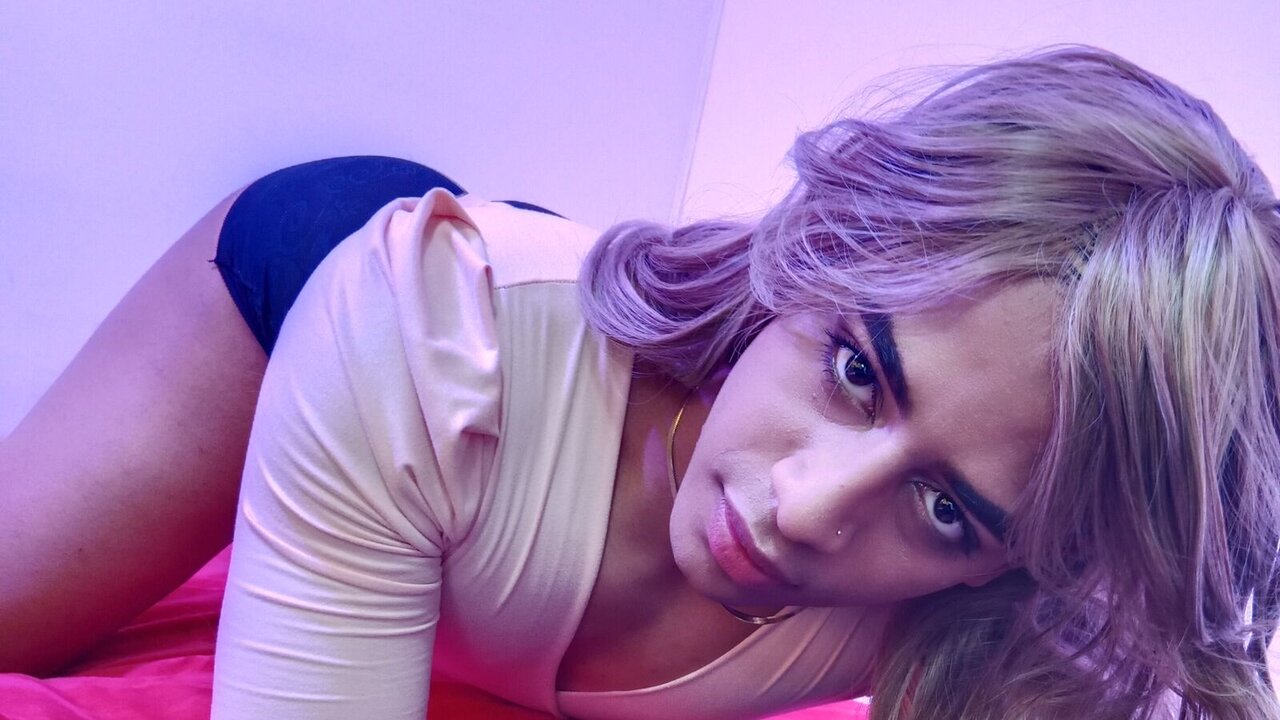 Catch TiaraScott’s Private Cam Show
