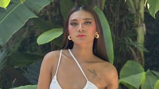 Catch VeronicaThot’s Private Cam Show